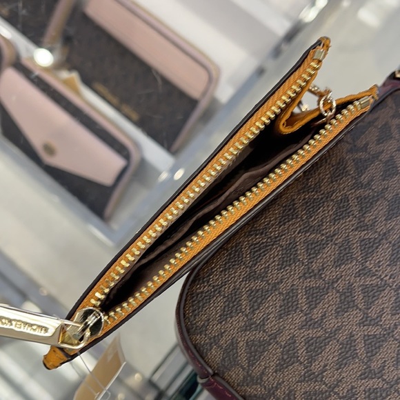 Michael Kors Jet Set Travel Small Leather Top Zip Coin Pouch With ID - Picture 11 of 16